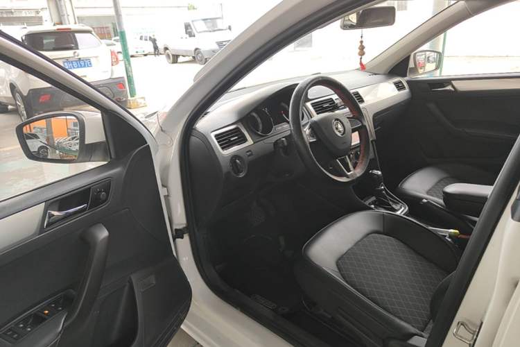 Used Skoda Rapid Spaceback 2018 1.6L Automatic Comfort Edition Driver Seat