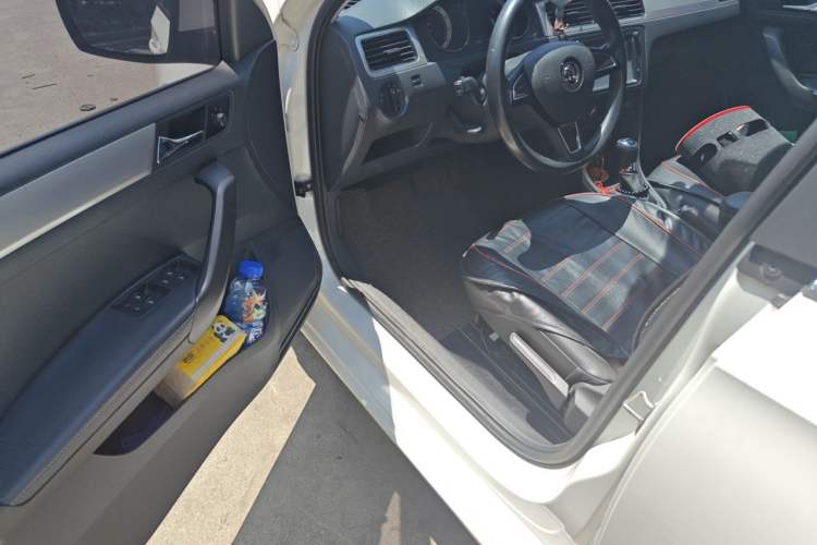 Used Skoda Rapid Spaceback 2018 1.6L Automatic Comfort Edition Driver Seat
