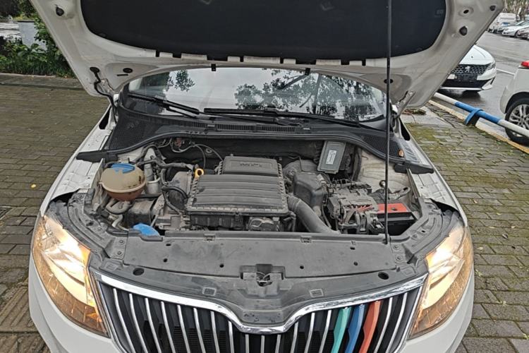 Used Skoda Rapid Spaceback 2018 1.6L Automatic Comfort Edition Engine Bay