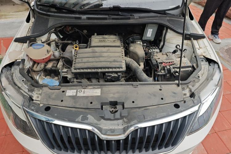 Used Skoda Rapid Spaceback 2018 1.6L Manual Comfort Edition Engine Bay