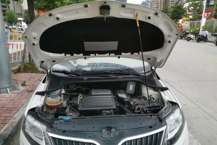 Used Skoda Rapid Spaceback 2018 1.6L Automatic Comfort Edition Engine Bay