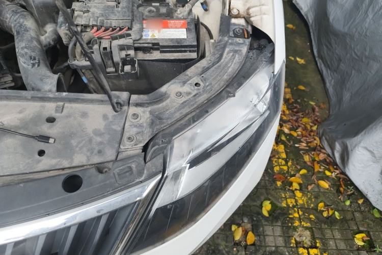 Used Skoda Rapid Spaceback 2018 1.6L Automatic Standard Edition Engine Bay Left