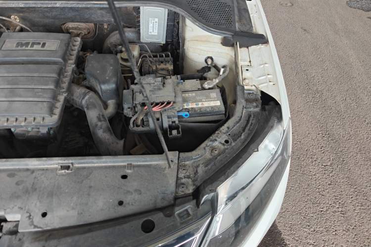 Used Skoda Rapid Spaceback 2018 1.6L Manual Comfort Edition Engine Bay Left