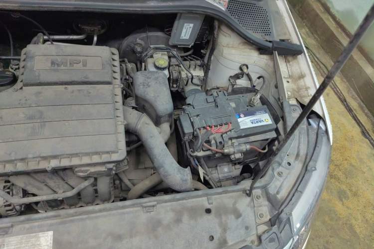 Used Skoda Rapid Spaceback 2018 1.4L Manual Standard Edition Engine Bay Left