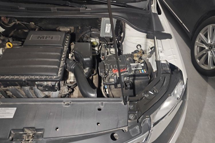 Used Skoda Rapid Spaceback 2018 1.6L Manual Comfort Edition Engine Bay Left