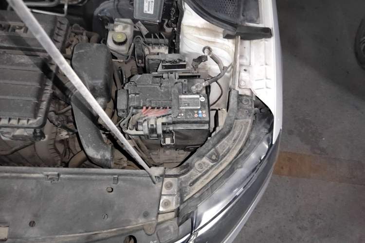Used Skoda Rapid Spaceback 2018 1.6L Automatic Comfort Edition Engine Bay Left