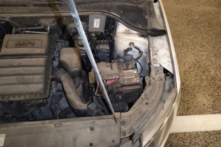 Used Skoda Rapid Spaceback 2018 1.6L Manual Standard Edition Engine Bay Left