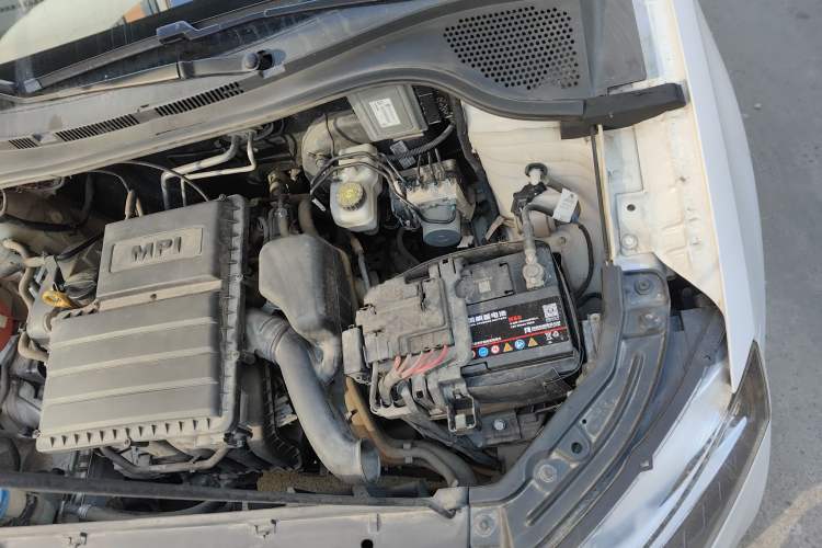 Used Skoda Rapid Spaceback 2018 1.4L Manual Standard Edition Engine Bay Left