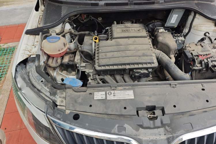 Used Skoda Rapid Spaceback 2018 1.6L Manual Comfort Edition Engine Bay Right