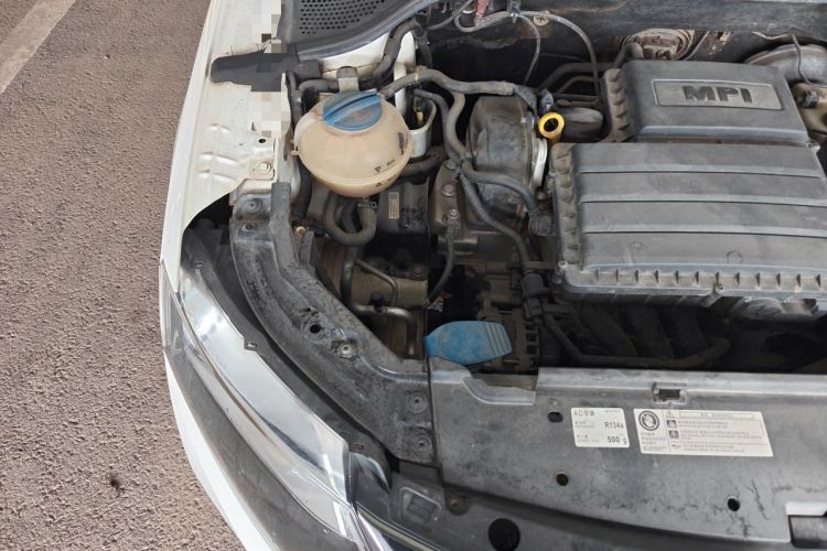Used Skoda Rapid Spaceback 2018 1.6L Manual Comfort Edition Engine Bay Right