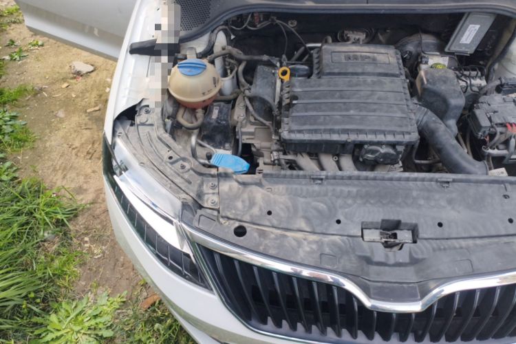 Used Skoda Rapid Spaceback 2018 1.6L Automatic Comfort Edition Engine Bay Right