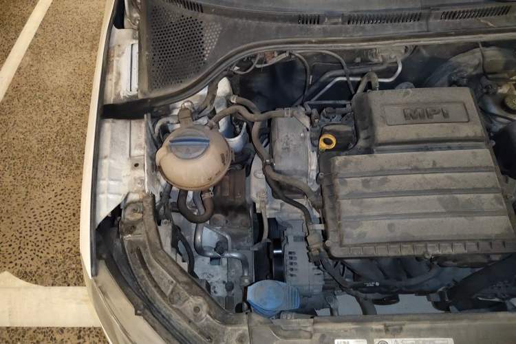 Used Skoda Rapid Spaceback 2018 1.6L Manual Standard Edition Engine Bay Right