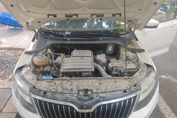 Used Skoda Rapid Spaceback 2018 1.6L Manual Standard Edition Engine Bay