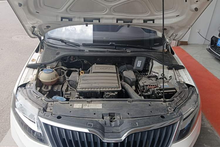 Used Skoda Rapid Spaceback 2018 1.6L Automatic Comfort Edition Engine Bay