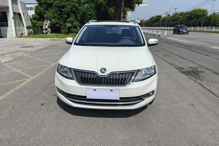 Used Skoda Rapid Spaceback 2018 1.6L Automatic Comfort Edition Exterior 1