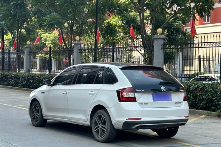 Used Skoda Rapid Spaceback 2018 TSI230 DSG Sport Edition Exterior 2