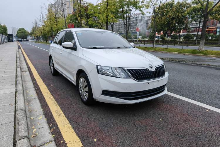 Used Skoda Rapid Spaceback 2018 1.6L Automatic Standard Edition Exterior 2