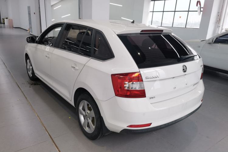 Used Skoda Rapid Spaceback 2018 1.6L Automatic Comfort Edition Exterior 2