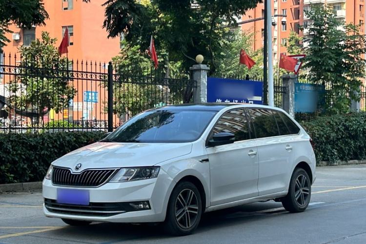 Used Skoda Rapid Spaceback 2018 TSI230 DSG Sport Edition Exterior 3