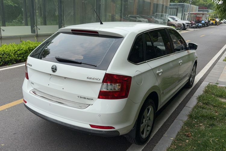 Used Skoda Rapid Spaceback 2018 1.6L Manual Comfort Edition Exterior 3