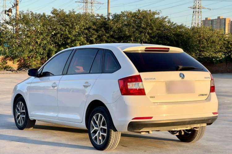 Used Skoda Rapid Spaceback 2018 1.6L Automatic Standard Edition Exterior 4
