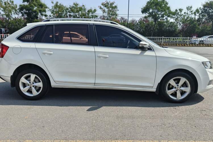 Used Skoda Rapid Spaceback 2018 1.6L Automatic Comfort Edition Exterior 4
