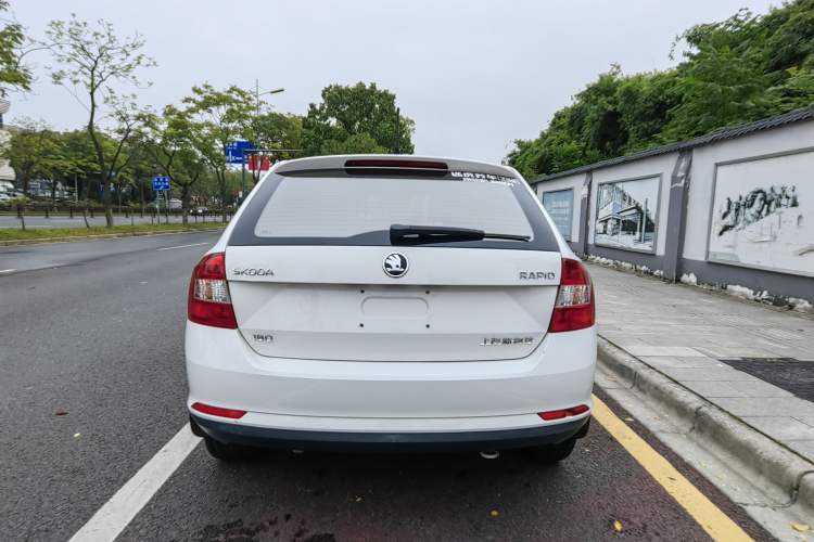 Used Skoda Rapid Spaceback 2018 1.6L Automatic Standard Edition Exterior 4