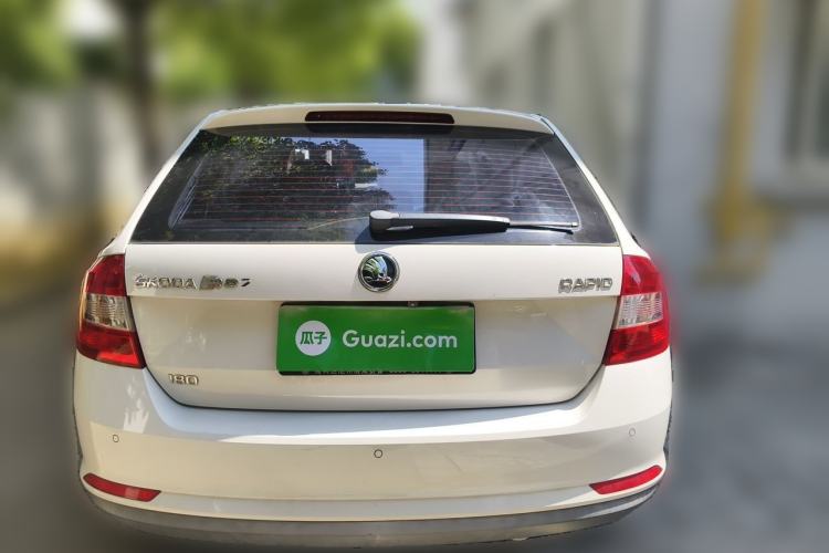 Used Skoda Rapid Spaceback 2018 1.6L Manual Comfort Edition Exterior 4