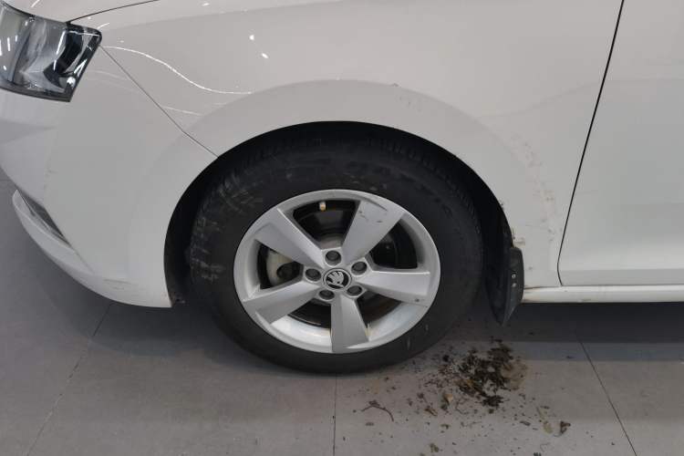 Used Skoda Rapid Spaceback 2018 1.6L Automatic Comfort Edition Exterior 4