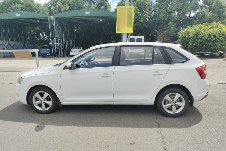 Used Skoda Rapid Spaceback 2018 1.6L Automatic Comfort Edition Exterior 5