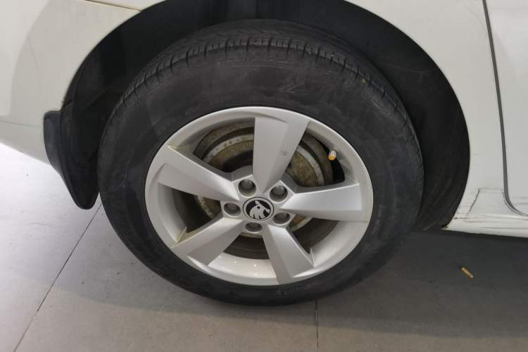 Used Skoda Rapid Spaceback 2018 1.6L Automatic Comfort Edition Exterior 5