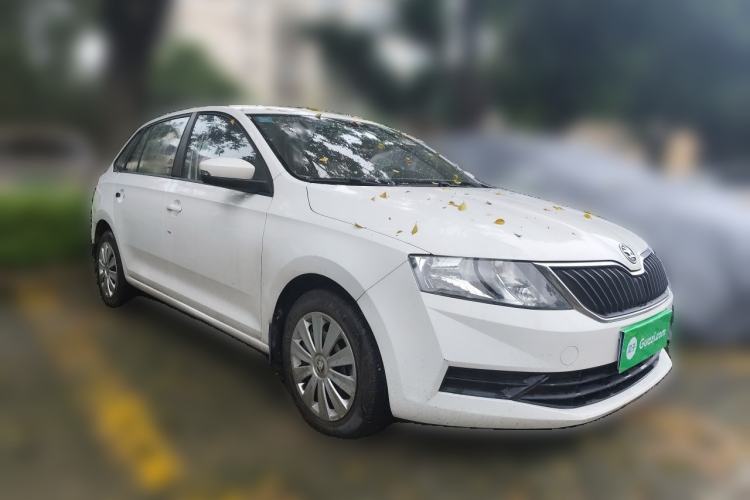 Used Skoda Rapid Spaceback 2018 1.6L Automatic Standard Edition Front Right 45 Deg