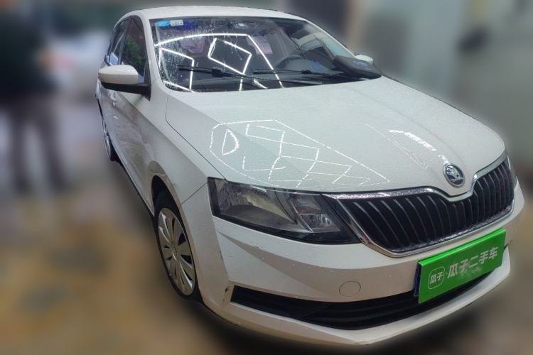 Used Skoda Rapid Spaceback 2018 1.4L Manual Standard Edition Front Right 45 Deg