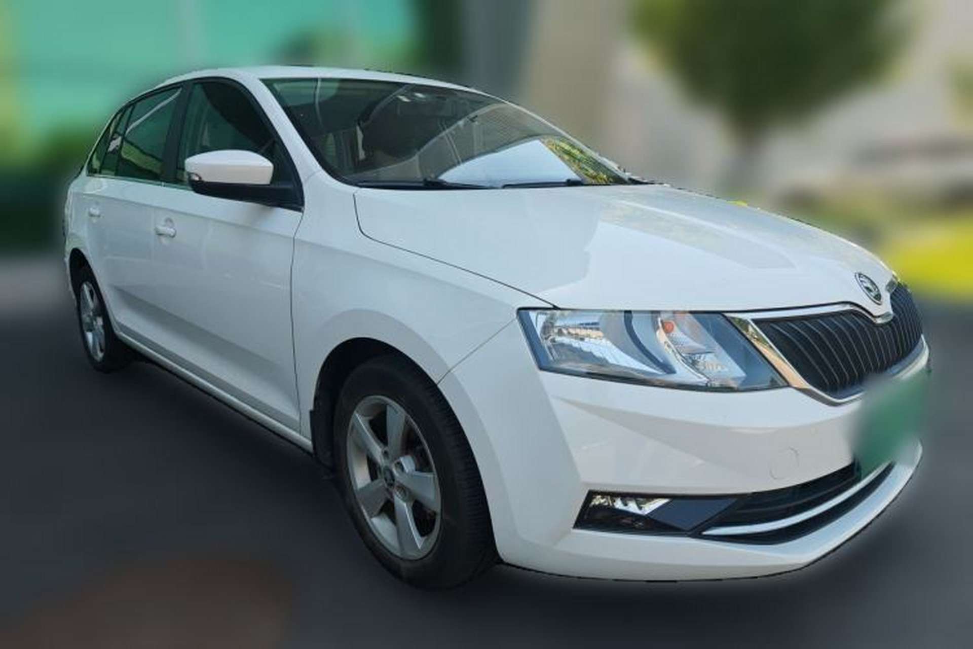 Used Skoda Rapid Spaceback 2018 1.6L Automatic Comfort Edition Front Right 45 Deg