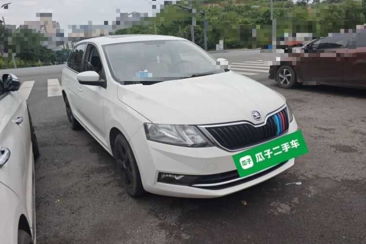 Used Skoda Rapid Spaceback 2018 1.6L Automatic Comfort Edition Front Right 45 Deg
