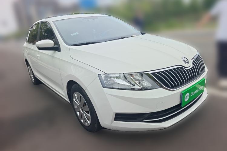 Used Skoda Rapid Spaceback 2018 1.6L Manual Standard Edition Front Right 45 Deg