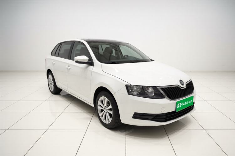 Used Skoda Rapid Spaceback 2018 1.4L Manual Standard Edition Front Right 45 Deg