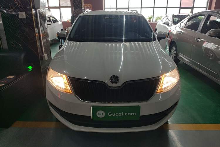 Used Skoda Rapid Spaceback 2018 1.4L Manual Standard Edition Front