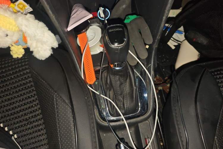 Used Skoda Rapid Spaceback 2018 1.6L Automatic Comfort Edition Gear Lever