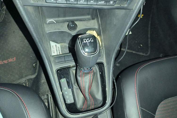 Used Skoda Rapid Spaceback 2018 TSI230 DSG Sport Edition Gear Lever
