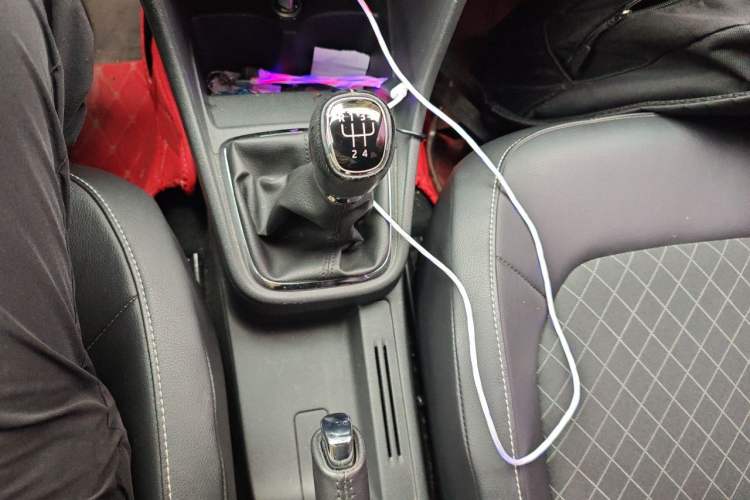 Used Skoda Rapid Spaceback 2018 1.6L Manual Comfort Edition Gear Lever