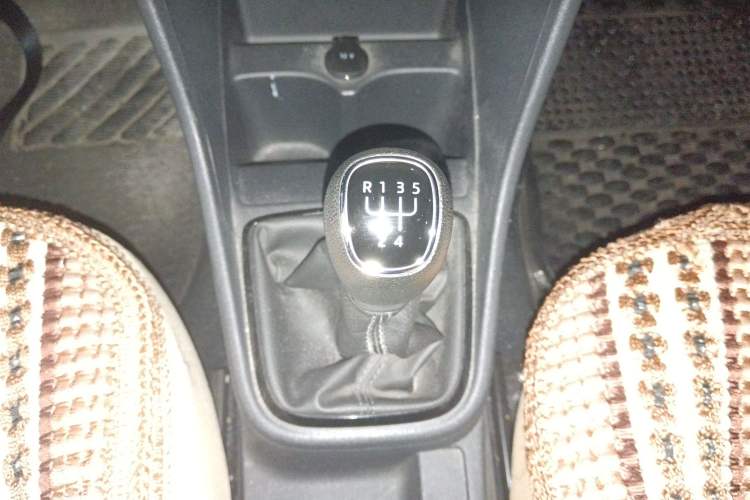 Used Skoda Rapid Spaceback 2018 1.6L Manual Standard Edition Gear Lever