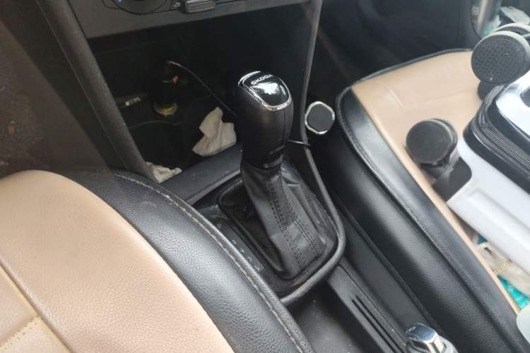 Used Skoda Rapid Spaceback 2018 1.6L Automatic Standard Edition Gear Lever