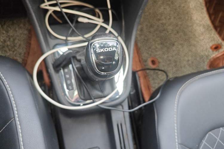 Used Skoda Rapid Spaceback 2018 1.6L Automatic Comfort Edition Gear Lever