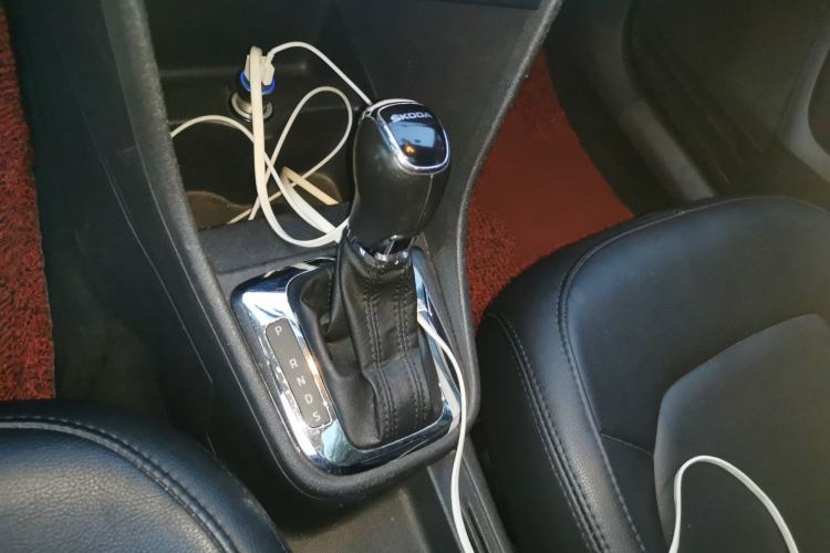 Used Skoda Rapid Spaceback 2018 1.6L Automatic Comfort Edition Gear Lever