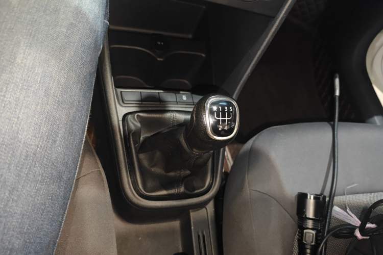 Used Skoda Rapid Spaceback 2018 1.4L Manual Standard Edition Gear Lever