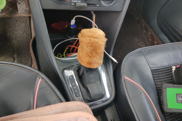 Used Skoda Rapid Spaceback 2018 1.6L Automatic Comfort Edition Gear Lever