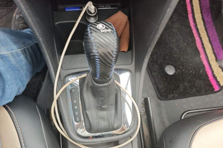Used Skoda Rapid Spaceback 2018 1.6L Automatic Comfort Edition Gear Lever