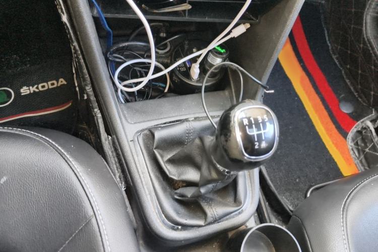 Used Skoda Rapid Spaceback 2018 1.6L Manual Comfort Edition Gear Lever