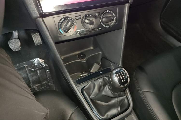 Used Skoda Rapid Spaceback 2018 1.4L Manual Standard Edition Gear Lever